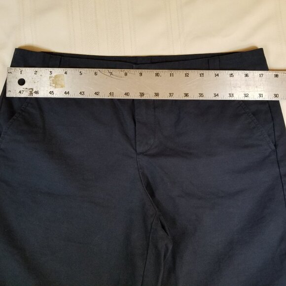 KHAKIS BY GAP BOYFRIEND ROLL-UP LADIES/ WOMEN SHORTS SIZE 06 NAVY - Picture 7 of 9